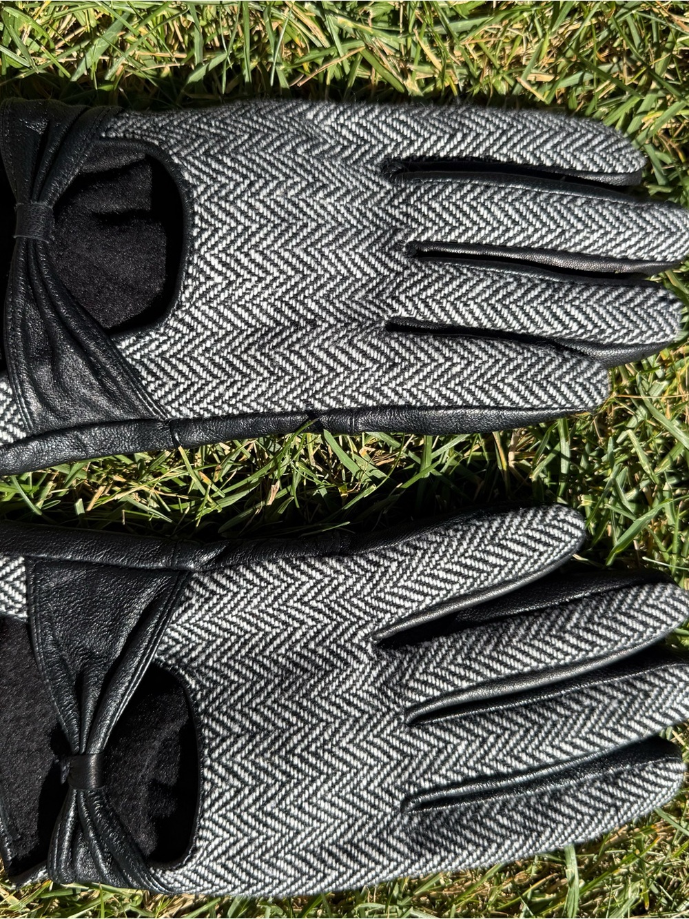 Women’s Black & Gray Herringbone Gloves - Classic Style